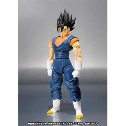 BANDAI S.H.Figuarts Dragon Ball - Vegito Figure