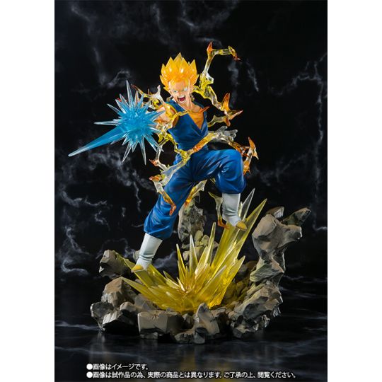 BANDAI Dragon Ball Figuarts Zero - Super Saiyan Vegito Figure