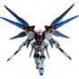 Bandai - Universo Gundam "Gundam SEED DESTINY" STRIKE FREEDOM GUNDAM