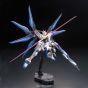 BANDAI Mobile Suite Gundam SEED DESTINY - Real Grade RG ZGMF-X20A Strike Freedom GUNDAM Model Kit Figur